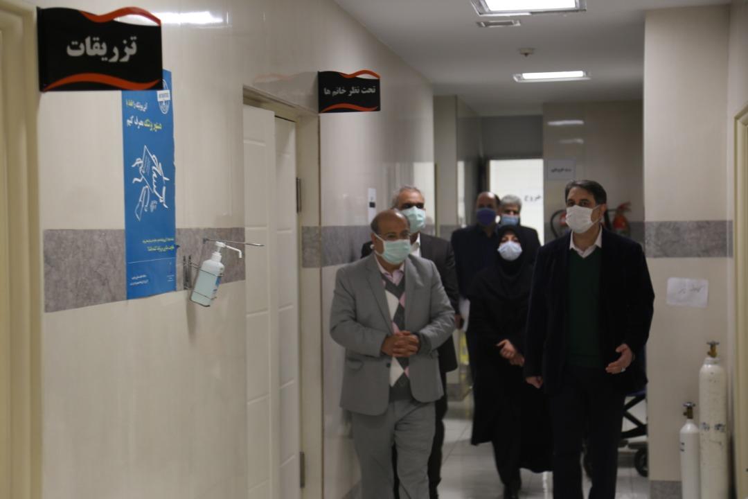 بازدید فرمانده ستاد مقابله با کرونا و رئیس دانشگاه علوم پزشکی از مرکز بهداشت و درمان دانشگاه