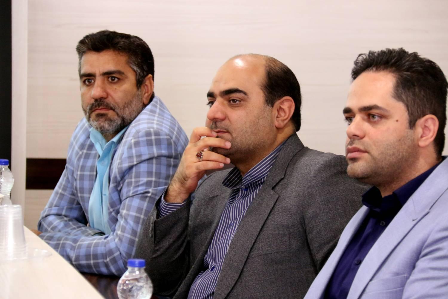 نشست بررسی گزارش سهمیه و اعتبار همیار دانشجویی دانشکده‌ها در نیم‌سال قبل و نیم‌سال جاری